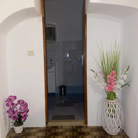 아파트 Seki House